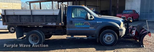 Image of Ford F-450 equipment image 3