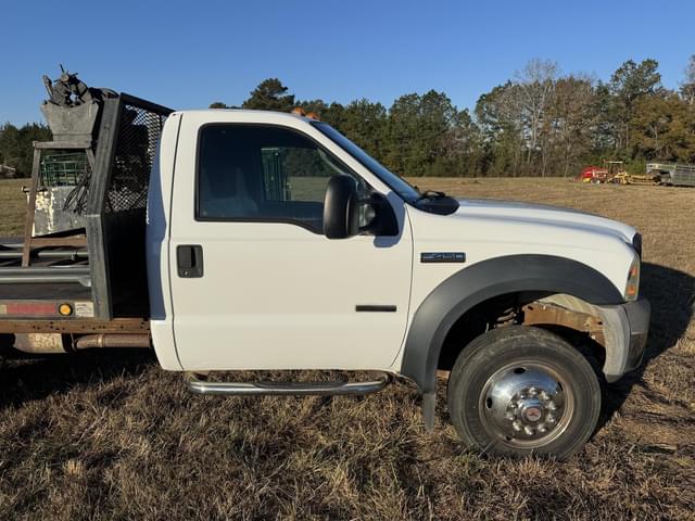 Image of Ford F-450 equipment image 2