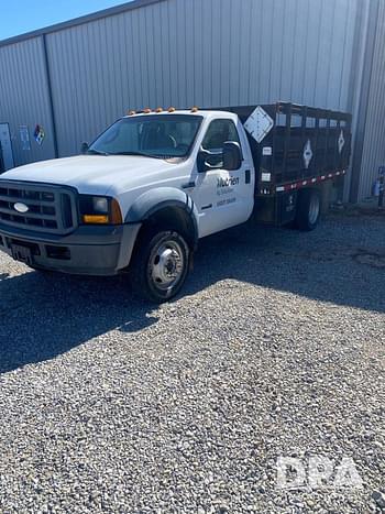 2006 Ford F-450 Equipment Image0