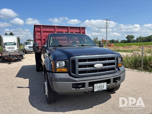 Image of Ford F-450 equipment image 4