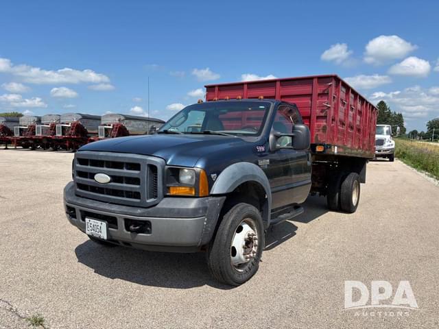 Image of Ford F-450 equipment image 1