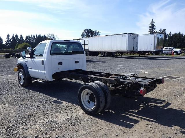 Image of Ford F-450 equipment image 4