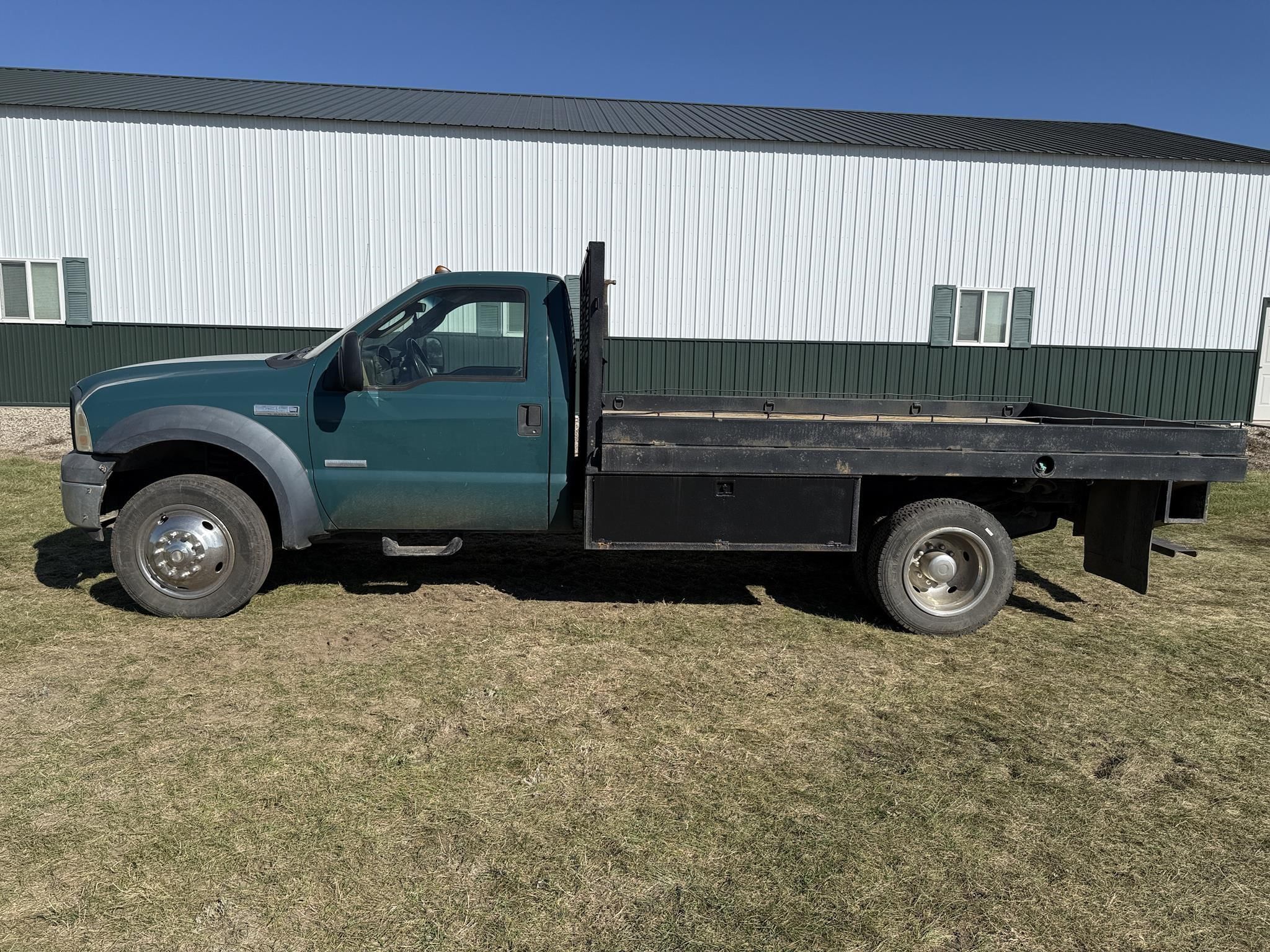 2006 Ford F-450 Equipment Image0