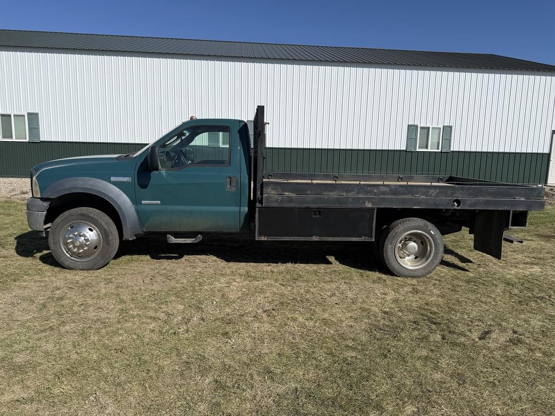 Image of Ford F-450 Primary image