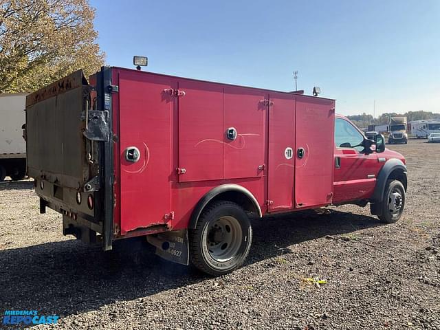 Image of Ford F-450 equipment image 4