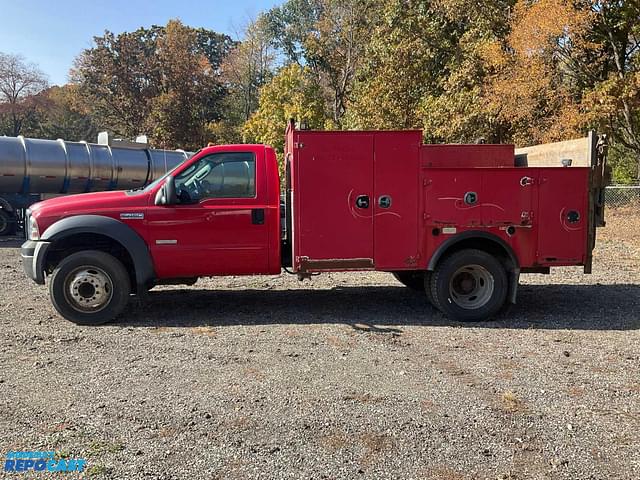 Image of Ford F-450 equipment image 1