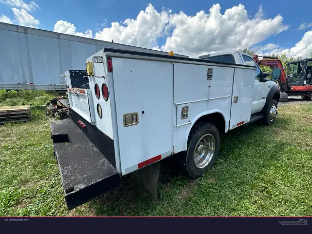 Image of Ford F-450 equipment image 2