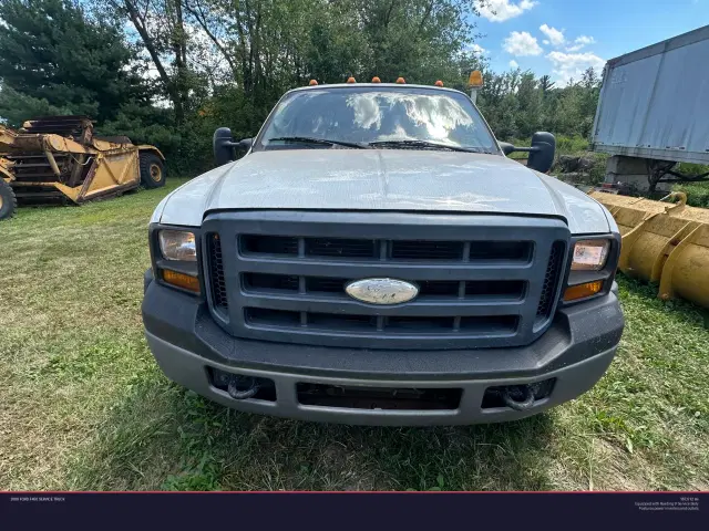 Image of Ford F-450 equipment image 3