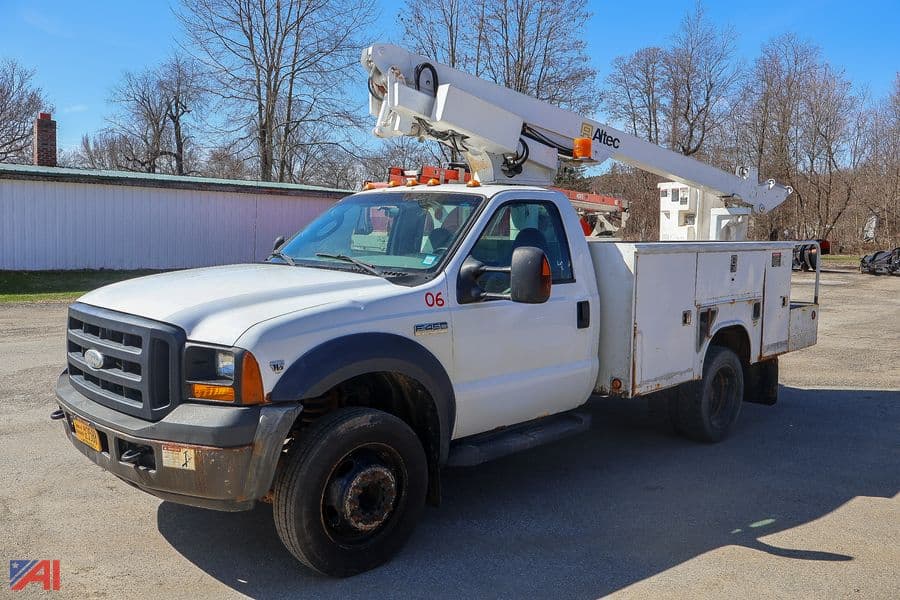 Image of Ford F-450 Primary image