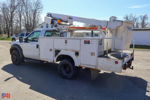 Image of Ford F-450 equipment image 2