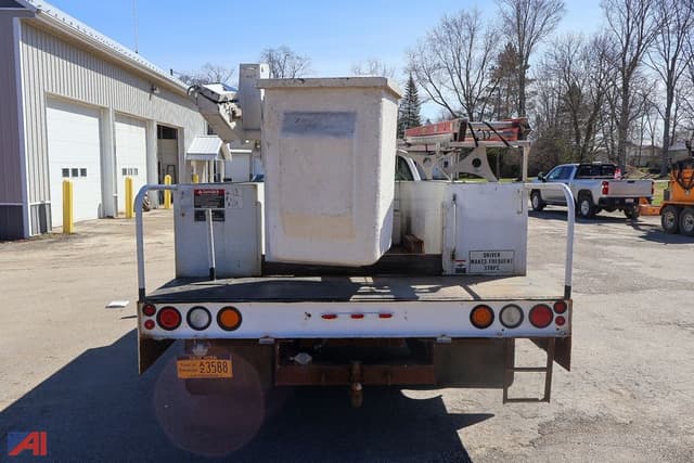 Image of Ford F-450 equipment image 3