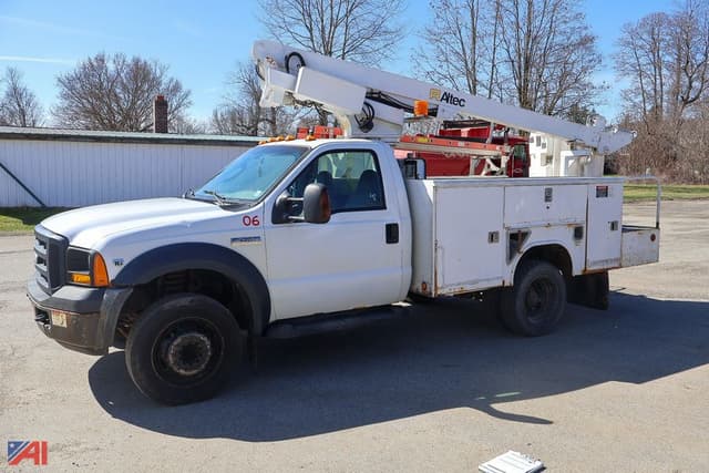 Image of Ford F-450 equipment image 1