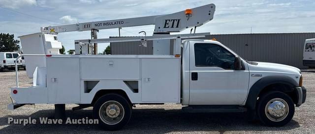 Image of Ford F-450 equipment image 3