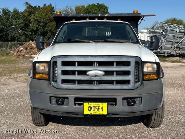 Image of Ford F-450 equipment image 1