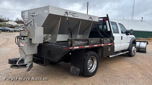 Image of Ford F-450 equipment image 4