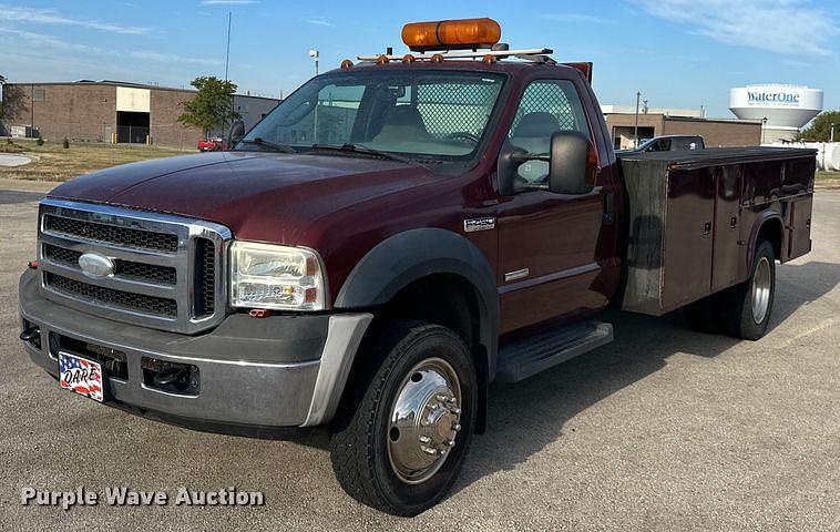 Image of Ford F-450 Primary image