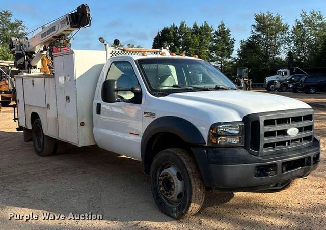 Image of Ford F-450 equipment image 2