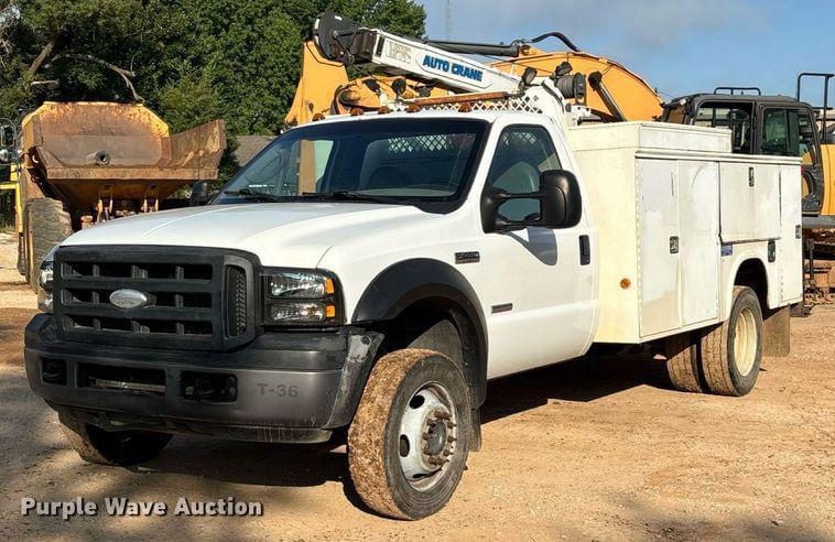 Image of Ford F-450 Primary image