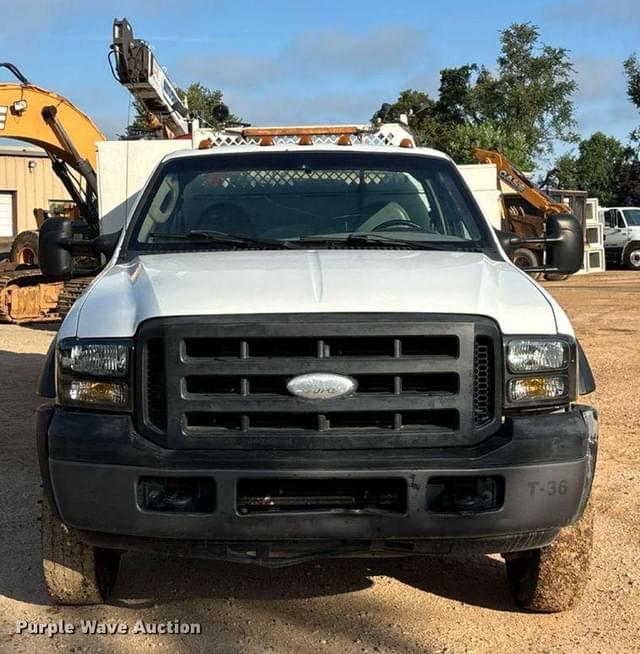 Image of Ford F-450 equipment image 1
