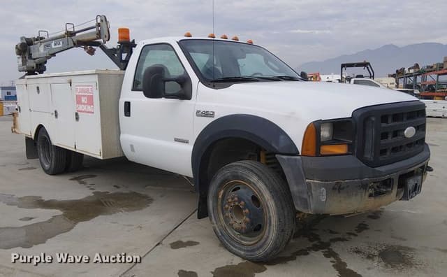 Image of Ford F-450 equipment image 2