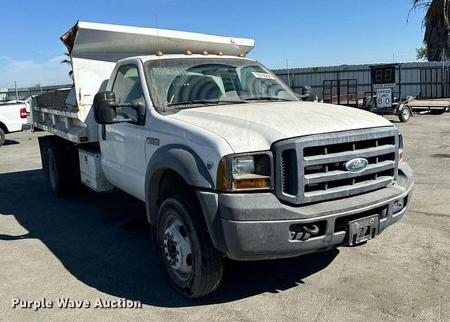 Image of Ford F-450 equipment image 2