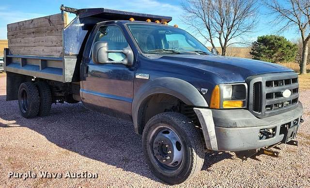 Image of Ford F-450 equipment image 2