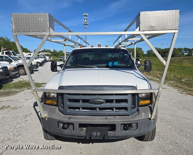 Image of Ford F-450 equipment image 1