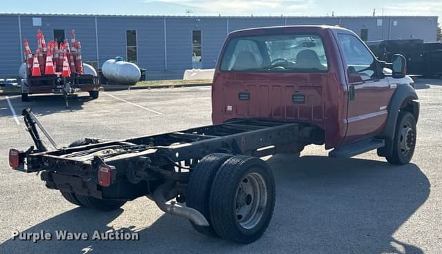 Image of Ford F-450 equipment image 4