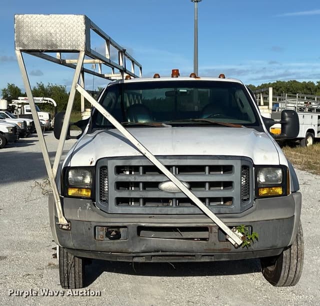Image of Ford F-450 equipment image 1