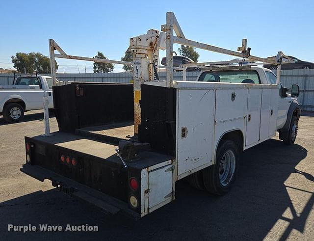 Image of Ford F-450 equipment image 4