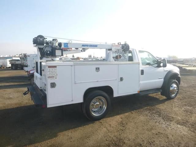 Image of Ford F-450 equipment image 2