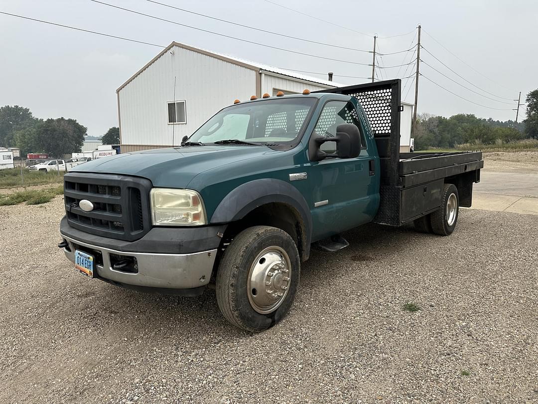 Image of Ford F-450 Primary image