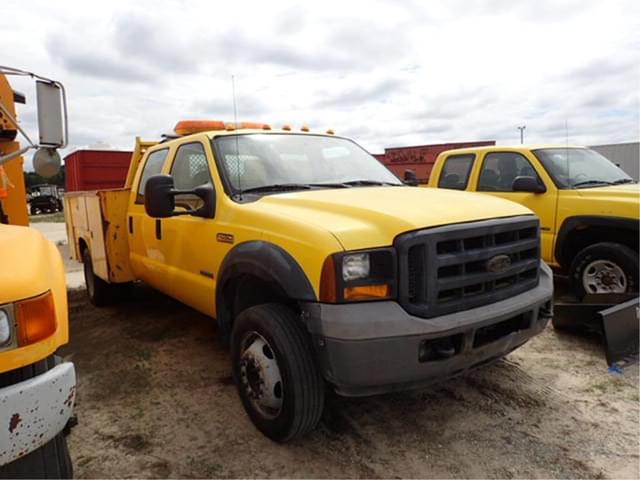Image of Ford F-450 equipment image 2