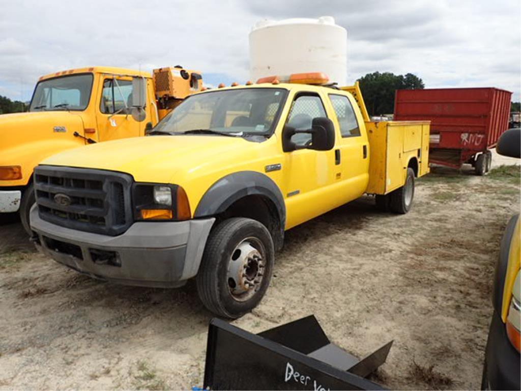 Image of Ford F-450 Primary image