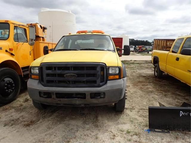 Image of Ford F-450 equipment image 1