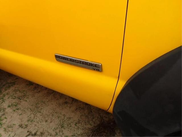 Image of Ford F-450 equipment image 4
