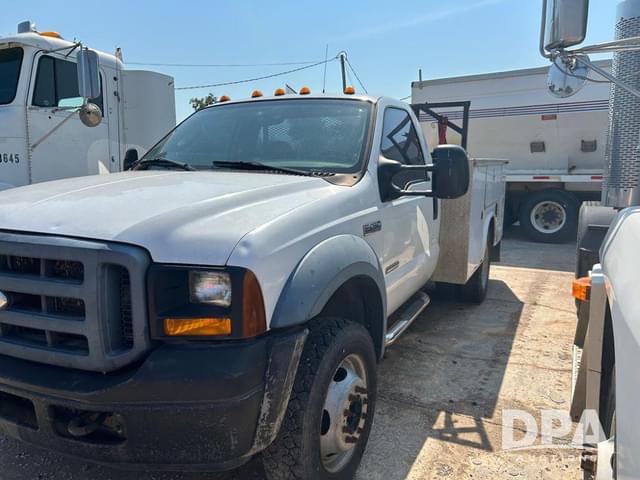 Image of Ford F-450 equipment image 1