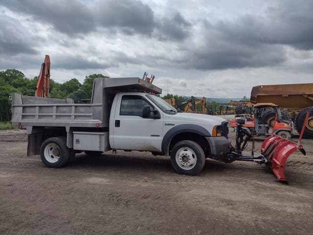 Image of Ford F-550 equipment image 2