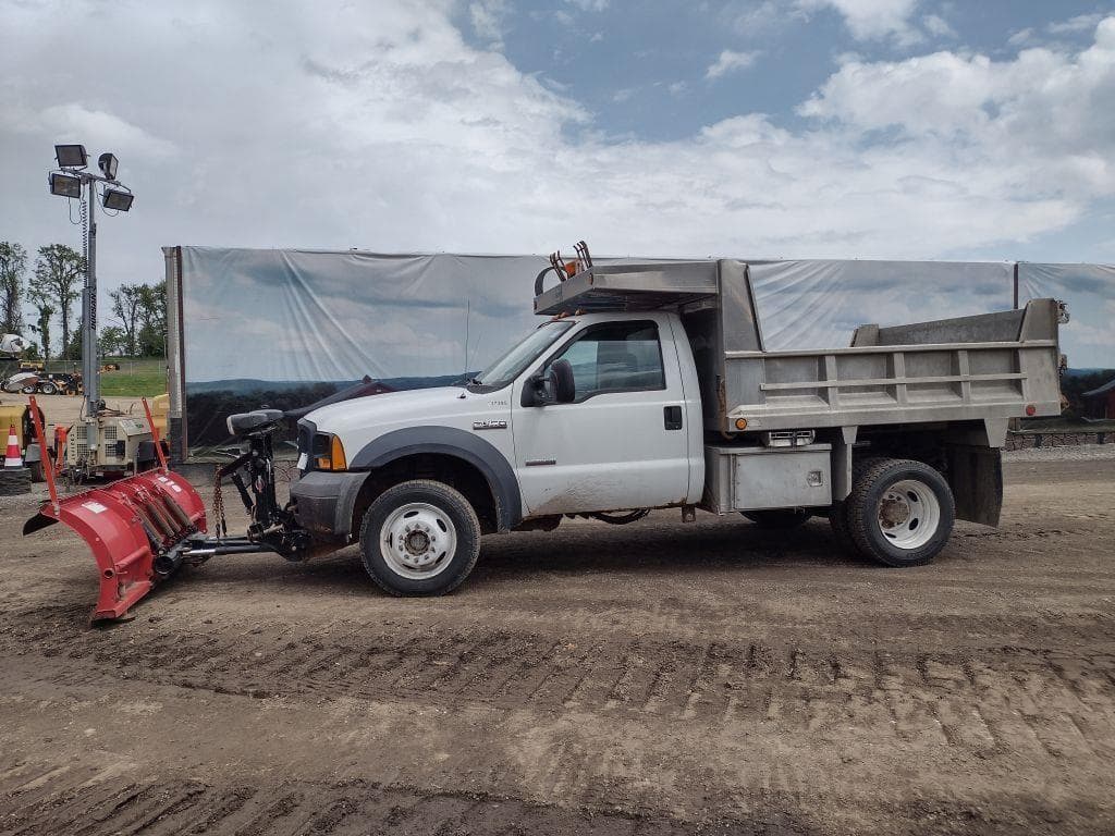 Image of Ford F-550 Primary image