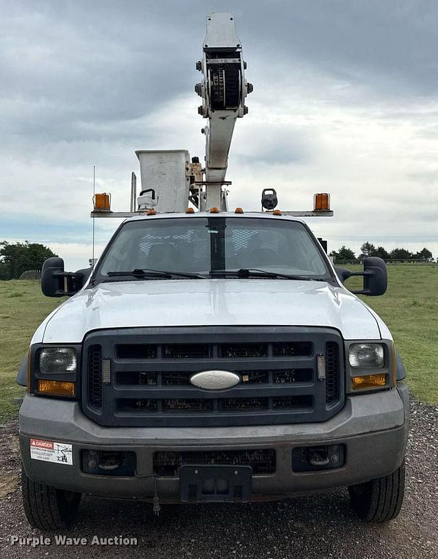 Image of Ford F-550 equipment image 1