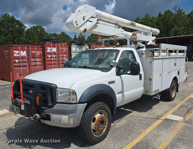 Image of Ford F-550 Primary image