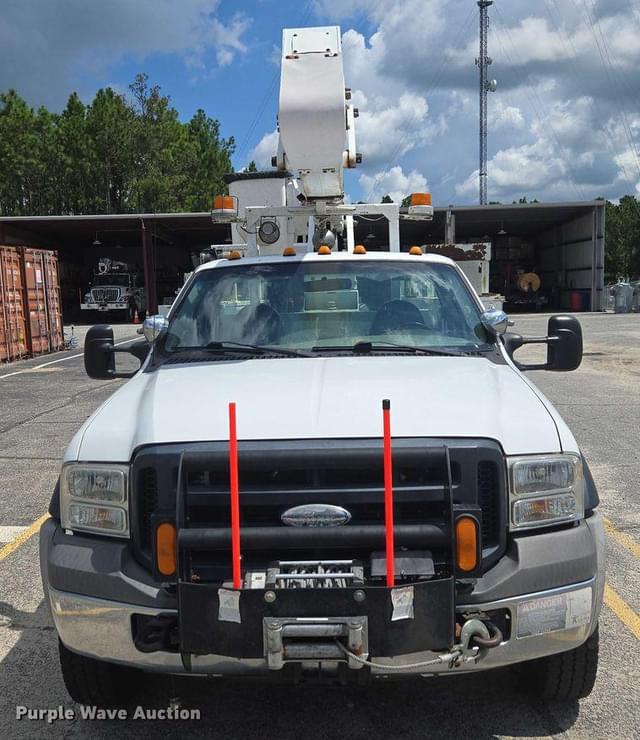 Image of Ford F-550 equipment image 1