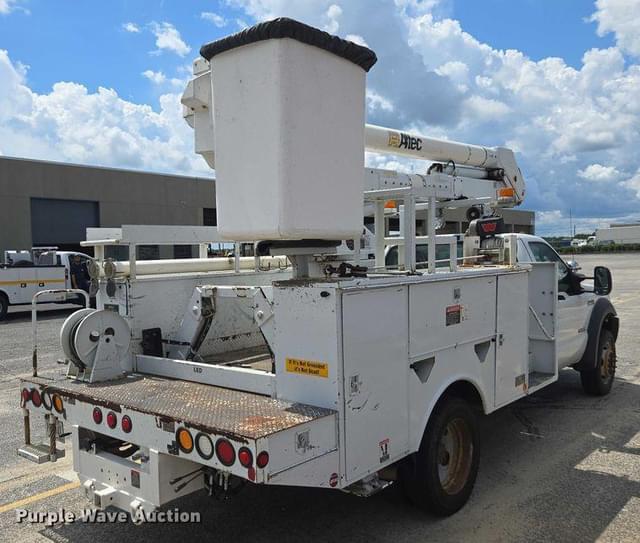 Image of Ford F-550 equipment image 4