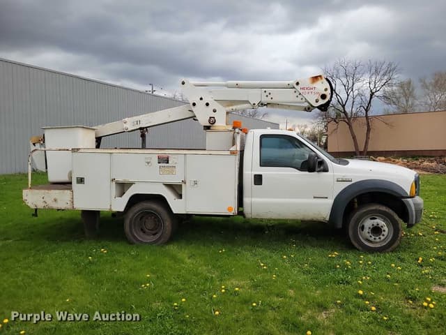 Image of Ford F-550 equipment image 3