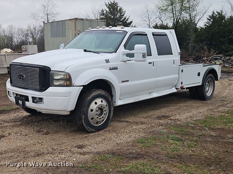Image of Ford F-550 Primary image