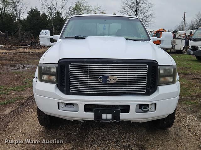 Image of Ford F-550 equipment image 1