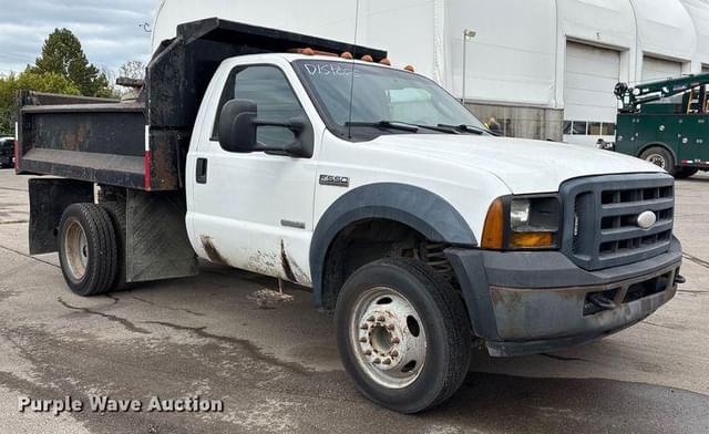 Image of Ford F-550 equipment image 2