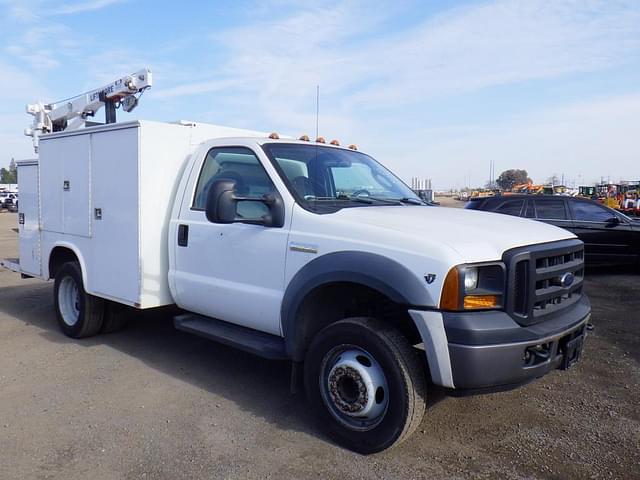 Image of Ford F-550 equipment image 1