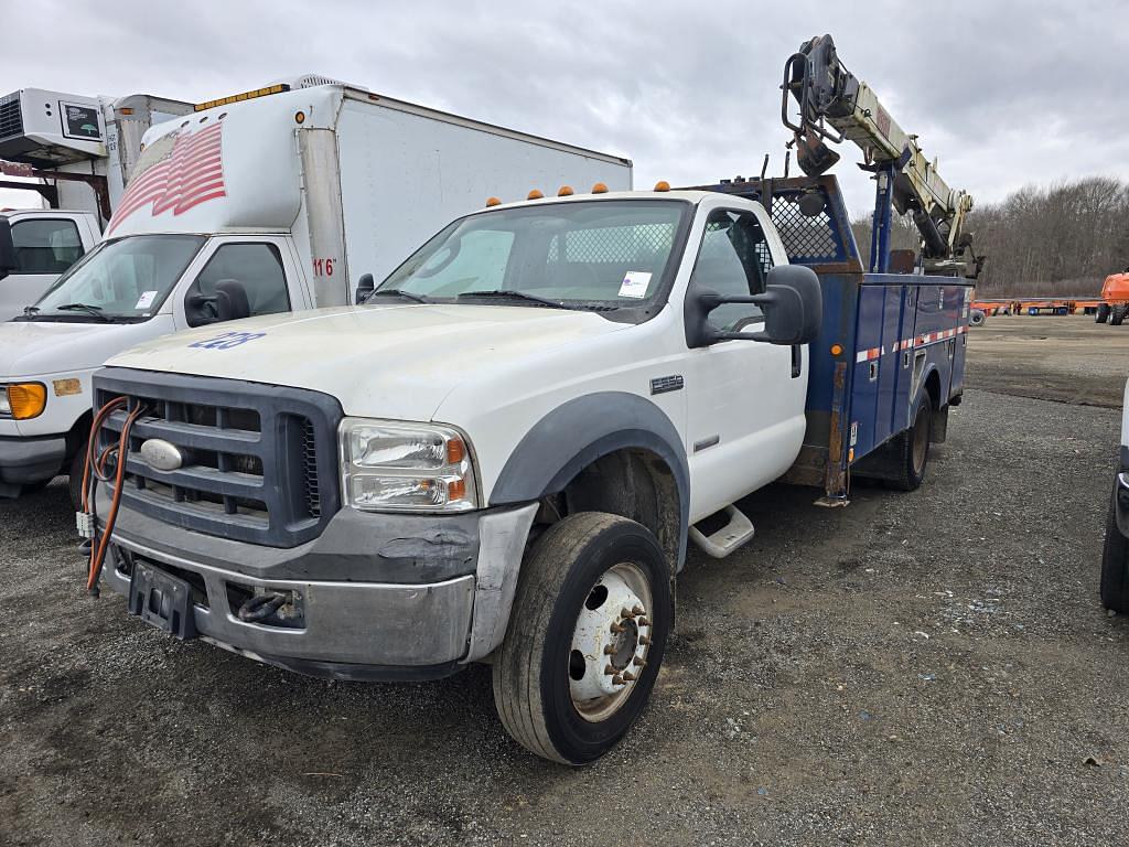 Image of Ford F-550 Primary image