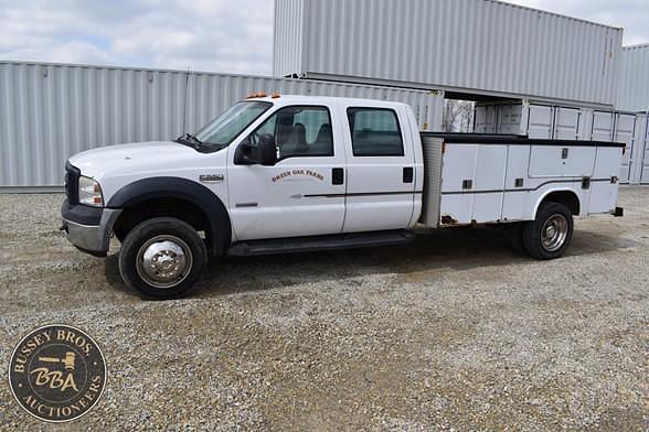 Image of Ford F-550 equipment image 3